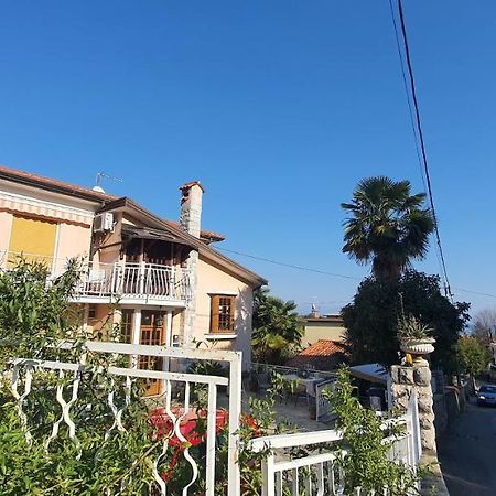 Garni Stanger Hotel Lovran Exterior photo