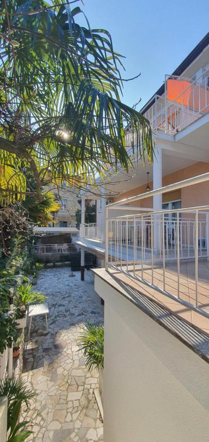 Garni Stanger Hotel Lovran Exterior photo